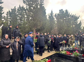 AZAL təyyarəsinin qəzaya uğramasının ildönümü ilə bağlı Milli Qəhrəmanların məzarları ziyarət edilib