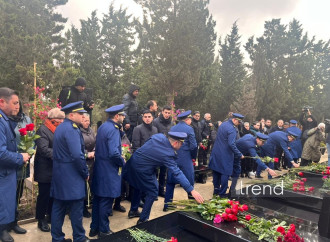 AZAL təyyarəsinin qəzaya uğramasının ildönümü ilə bağlı Milli Qəhrəmanların məzarları ziyarət edilib