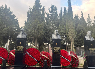 AZAL təyyarəsinin qəzaya uğramasının ildönümü ilə bağlı Milli Qəhrəmanların məzarları ziyarət edilib