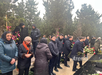 AZAL təyyarəsinin qəzaya uğramasının ildönümü ilə bağlı Milli Qəhrəmanların məzarları ziyarət edilib