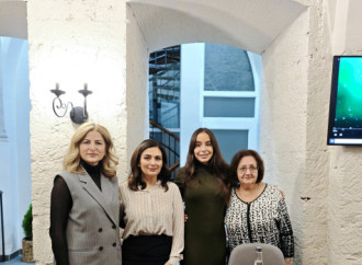 Heydər Əliyev Fondunun vitse-prezidenti Leyla Əliyeva “YAŞA” Mərkəzində yaşlı nəslin nümayəndələri ilə görüşüb