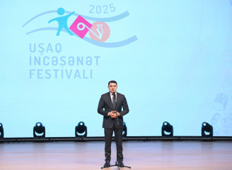 Leyla Əliyeva və Alena Əliyeva Uşaq İncəsənət Festivalının yekun mükafatlandırma mərasimində iştirak ediblər