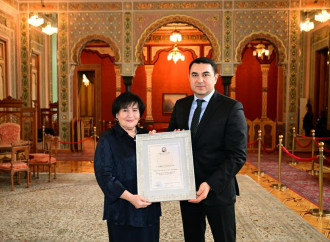 Mədəniyyət naziri Adil Kərimli akademik Nailə Vəlixanlını yubileyi münasibətilə ziyarət edib