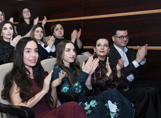 Heydər Əliyev Fondunun vitse-prezidenti Leyla Əliyeva və Alena Əliyeva Romeo və Cülyetta tamaşasını izləyiblər