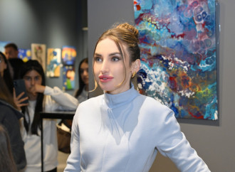 Bakı Media Mərkəzinin rəhbəri Arzu Əliyeva və Alena Əliyeva “Rənglərdə yaşanan 10 il” mövzusunda keçirilən sərgidə iştirak ediblər