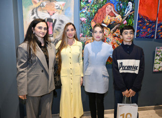 Bakı Media Mərkəzinin rəhbəri Arzu Əliyeva və Alena Əliyeva “Rənglərdə yaşanan 10 il” mövzusunda keçirilən sərgidə iştirak ediblər