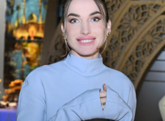 Bakı Media Mərkəzinin rəhbəri Arzu Əliyeva və Alena Əliyeva “Rənglərdə yaşanan 10 il” mövzusunda keçirilən sərgidə iştirak ediblər