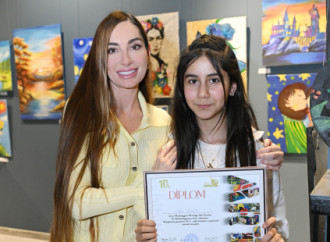 Bakı Media Mərkəzinin rəhbəri Arzu Əliyeva və Alena Əliyeva “Rənglərdə yaşanan 10 il” mövzusunda keçirilən sərgidə iştirak ediblər