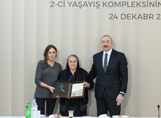 Bakı Media Mərkəzinin rəhbəri Arzu Əliyeva və Alena Əliyeva “Rənglərdə yaşanan 10 il” mövzusunda keçirilən sərgidə iştirak ediblər