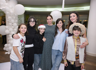 Heydər Əliyev Fondunun vitse-prezidenti Leyla Əliyeva, Bakı Media Mərkəzinin rəhbəri Arzu Əliyeva və Alena Əliyeva xüsusi qayğıya ehtiyacı olan uşaqlar üçün təşkil olunan bayram şənliyində iştirak ediblə