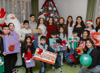 Heydər Əliyev Fondunun vitse-prezidenti Leyla Əliyeva və Bakı Media Mərkəzinin rəhbəri Arzu Əliyeva “Tut Əlimdən” Uşaqlar üçün Sosial Reabilitasiya Mərkəzində bayram tədbirində iştirak ediblər