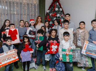 Heydər Əliyev Fondunun vitse-prezidenti Leyla Əliyeva və Bakı Media Mərkəzinin rəhbəri Arzu Əliyeva “Tut Əlimdən” Uşaqlar üçün Sosial Reabilitasiya Mərkəzində bayram tədbirində iştirak ediblər