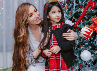 Heydər Əliyev Fondunun vitse-prezidenti Leyla Əliyeva və Bakı Media Mərkəzinin rəhbəri Arzu Əliyeva “Tut Əlimdən” Uşaqlar üçün Sosial Reabilitasiya Mərkəzində bayram tədbirində iştirak ediblər