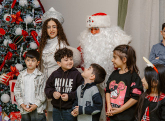 Heydər Əliyev Fondunun vitse-prezidenti Leyla Əliyeva və Bakı Media Mərkəzinin rəhbəri Arzu Əliyeva “Tut Əlimdən” Uşaqlar üçün Sosial Reabilitasiya Mərkəzində bayram tədbirində iştirak ediblər