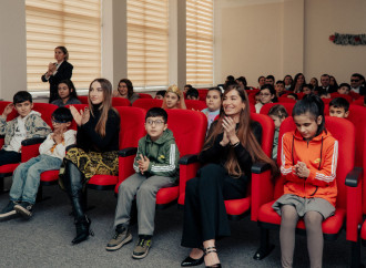 Arzu Əliyeva və Alena Əliyeva Həssas əhali qruplarından olan şəxslər üçün Sığınacaq və Sosial Reabilitasiya Müəssisəsini ziyarət ediblər