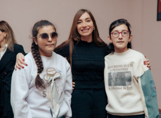 Arzu Əliyeva və Alena Əliyeva Həssas əhali qruplarından olan şəxslər üçün Sığınacaq və Sosial Reabilitasiya Müəssisəsini ziyarət ediblər