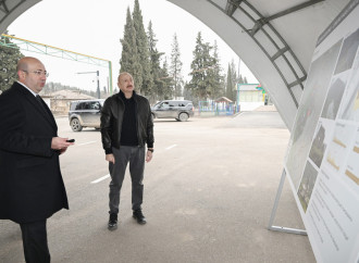 Prezident İlham Əliyev Ağdərə şəhərinin Baş planı ilə tanış olub