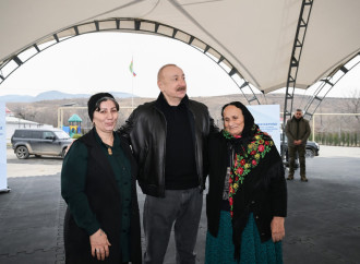 Prezident İlham Əliyev Ağdərənin Aşağı Oratağ kəndində Aşağı Oratağ, Çıldıran, Heyvalı və Çapar kəndlərinin sakinləri ilə görüşüb