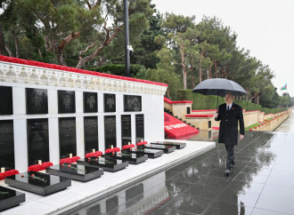 Prezident İlham Əliyev 20 Yanvar şəhidlərinin xatirəsini yad edib