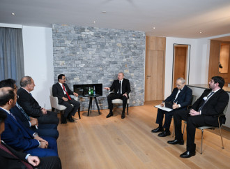 Prezident İlham Əliyev Davosda “DP World” şirkətlər qrupunun sədri və icraçı direktoru ilə görüşüb