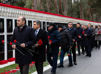 ADY rəhbərliyi Ümumxalq Hüzn Günü ilə əlaqədar Şəhidlər xiyabanını ziyarət edib