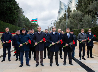 ADY rəhbərliyi Ümumxalq Hüzn Günü ilə əlaqədar Şəhidlər xiyabanını ziyarət edib