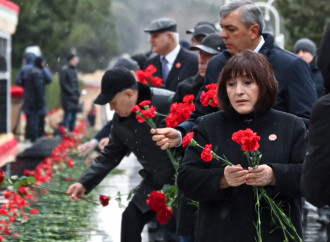 Dövlət və hökumət rəsmiləri Şəhidlər xiyabanını ziyarət ediblər