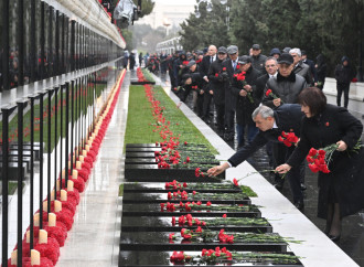 Dövlət və hökumət rəsmiləri Şəhidlər xiyabanını ziyarət ediblər