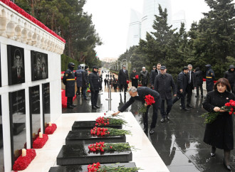 Dövlət və hökumət rəsmiləri Şəhidlər xiyabanını ziyarət ediblər