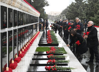 Dövlət və hökumət rəsmiləri Şəhidlər xiyabanını ziyarət ediblər