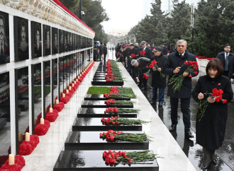 Dövlət və hökumət rəsmiləri Şəhidlər xiyabanını ziyarət ediblər