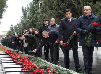 Səhiyyə Nazirliyinin rəhbərliyi və kollektivi 20 Yanvar şəhidlərinin əziz xatirəsini yad edib