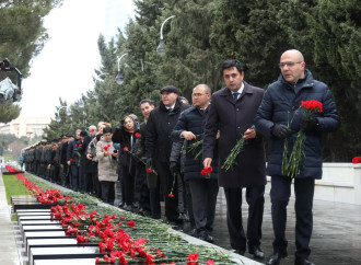 Səhiyyə Nazirliyinin rəhbərliyi və kollektivi 20 Yanvar şəhidlərinin əziz xatirəsini yad edib