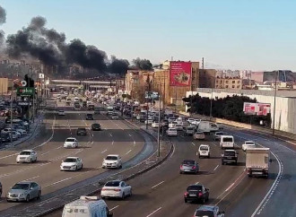 Nərimanov rayonunda yanğın səbəbindən nəqliyyat sıxlığı yaranıb