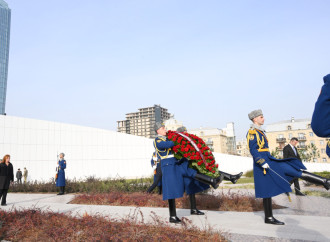 Fransina Armenqol Sosias Bakıda Zəfər parkını ziyarət edib