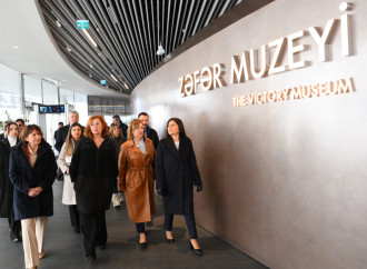 Fransina Armenqol Sosias Bakıda Zəfər parkını ziyarət edib