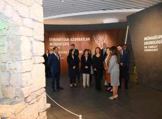 Fransina Armenqol Sosias Bakıda Zəfər parkını ziyarət edib