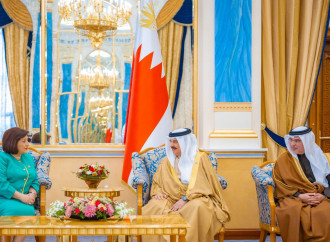 Milli Məclisin sədri Bəhreyn Kralı ilə görüşdü