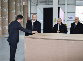 Prezident İlham Əliyev Sumqayıt Sənaye Parkında karton və qutu taralarının istehsalı müəssisəsinin açılışında iştirak edib