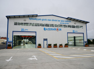 Prezident İlham Əliyev Sumqayıt Sənaye Parkında güzgü vərəqələrin istehsalı zavodunun açılışında iştirak edib