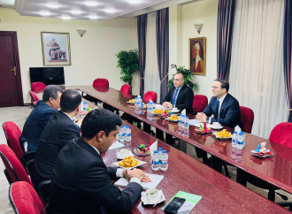 Azərbaycanın Türkmənistandakı səfiri Qismət Gözəlov Milli Əlyazmalar İnstitutunun direktoru ilə görüşüb