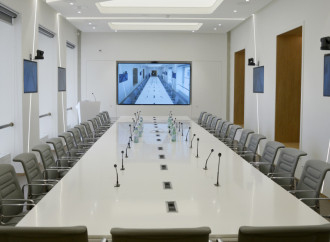 Heydər Əliyev Fondunun vitse-prezidenti Leyla Əliyeva BMT-nin Cenevrə ofisində “Azərbaycan otağı” ilə tanış olub