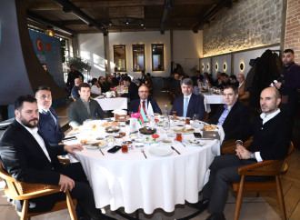 TÜİB-in təşkilatçılığı ilə işgüzar səhər yeməyi keçirilib