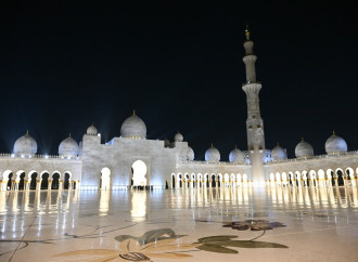 Heydər Əliyev Fondunun vitse-prezidenti Leyla Əliyeva Əbu-Dabidə Şeyx Zayed məscidini ziyarət edib