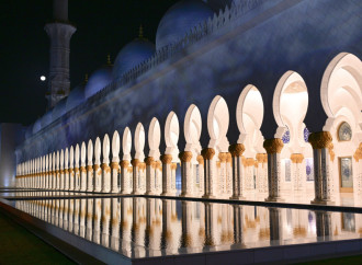 Heydər Əliyev Fondunun vitse-prezidenti Leyla Əliyeva Əbu-Dabidə Şeyx Zayed məscidini ziyarət edib