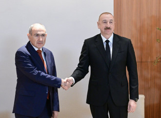 Prezident İlham Əliyevin Əbu-Dabidə Ermənistanın Baş naziri ilə geniş tərkibdə görüşü keçirilib