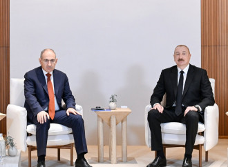 Prezident İlham Əliyevin Əbu-Dabidə Ermənistanın Baş naziri ilə geniş tərkibdə görüşü keçirilib