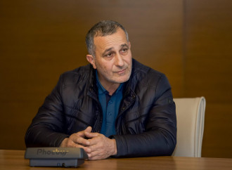 Nazirliyin Aparatının rəhbəri Fuad Musayev Ağdaş rayonunda vətəndaşları qəbul edib