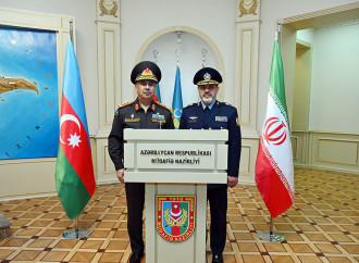 Zakir Həsənov iranlı həmkarı ilə hərbi əməkdaşlığın perspektivlərini müzakirə edib