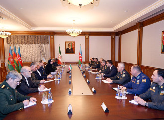 Zakir Həsənov iranlı həmkarı ilə hərbi əməkdaşlığın perspektivlərini müzakirə edib